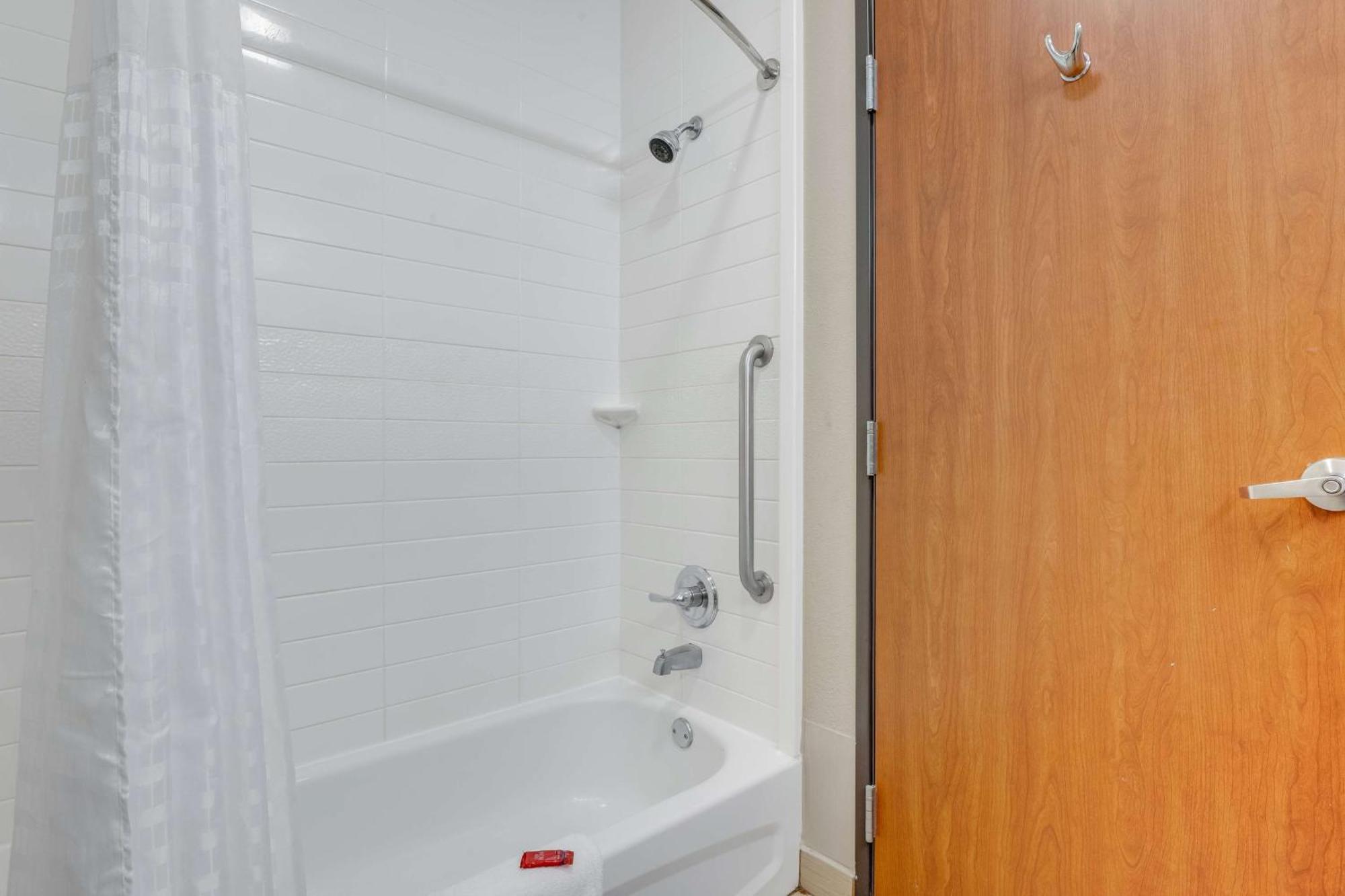 Surestay Plus Hotel By Best Western Owasso Tulsa North Exterior photo